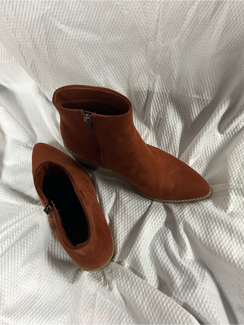 EUC UNIVERSAL THREAD Women's Ankle Boots in Rust